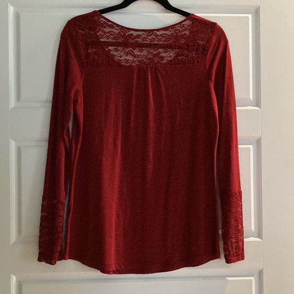 Long Sleeve Rust Colored T-Shirt w’ Lace yoke & Cuff - Picture 2 of 4